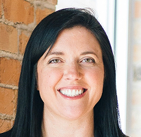 Portrait de Sophie Hartwell, membre de l'équipe chargée du service support client
